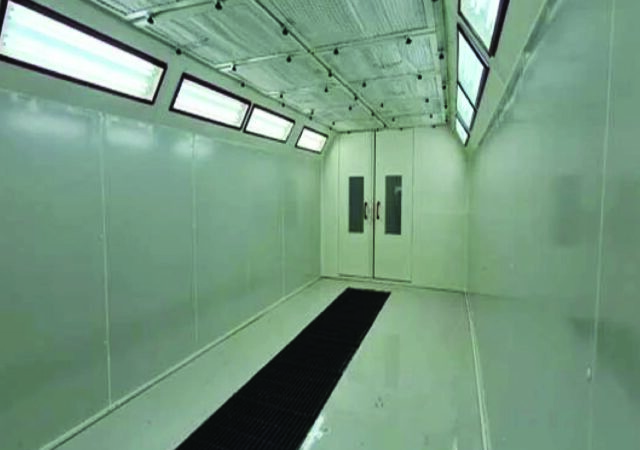 Paintbooth-inside-07